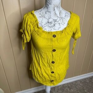 Lily White Womens Yellow Short Sleeve Blouse Top Cropped Size Small